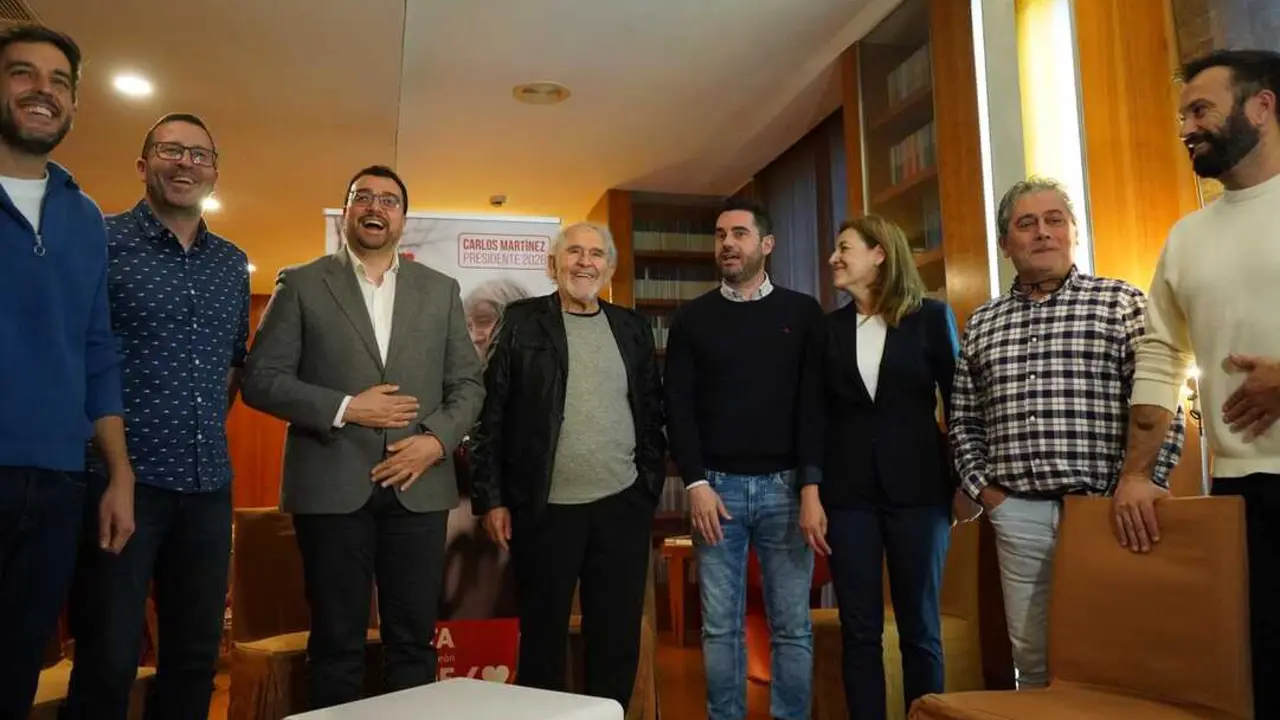 Barb&oacute;n y Demetrio Madrid con cargos del PSOE en el NH de Zamora