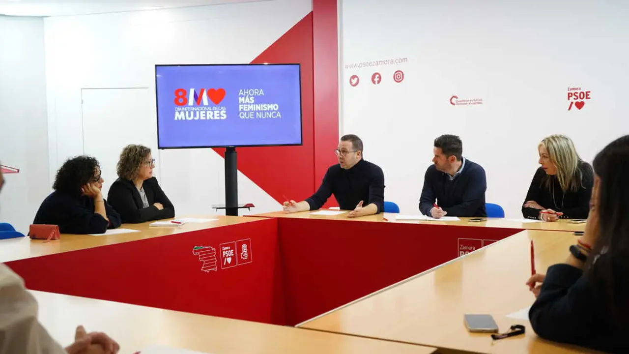 La candidatura del PSOE de Zamora se re&uacute;ne con colectivos feministas para escuchar sus reivindicaciones y reforzar el compromiso con la igualdad