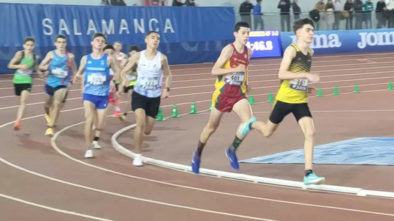 Adrian Sanchez Gallego en el momento decisivo de la carrera