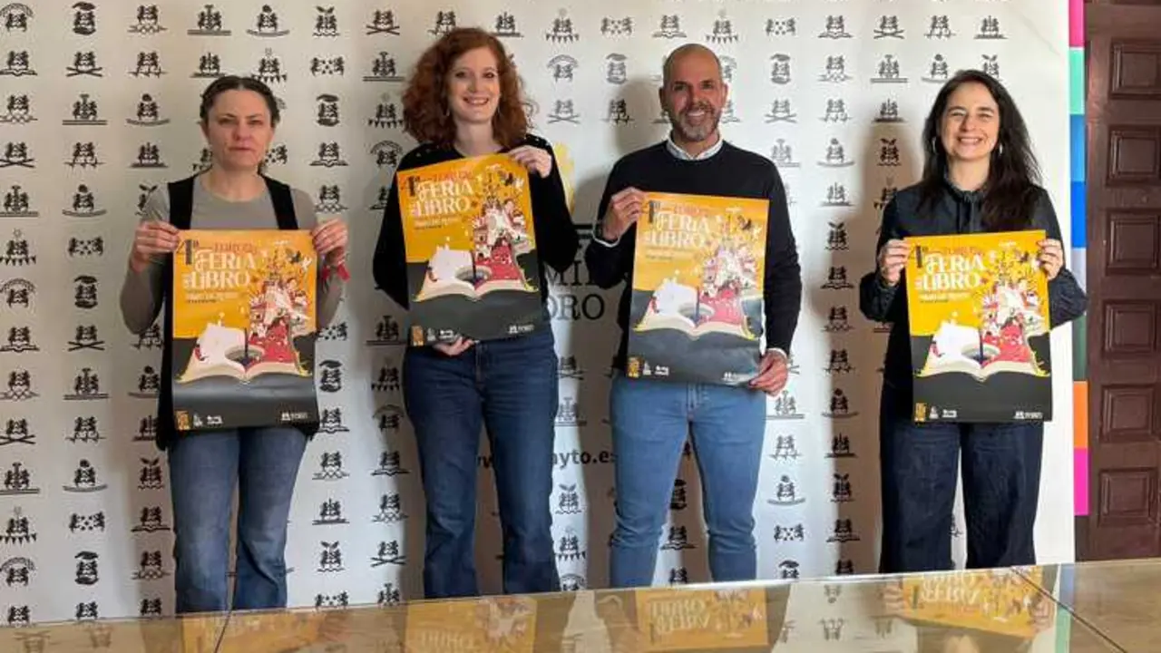 presentaci&oacute;n feria del libro de Toro