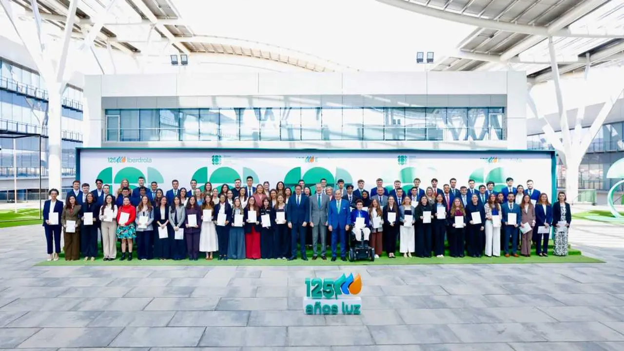 Foto familia becas Iberdrola