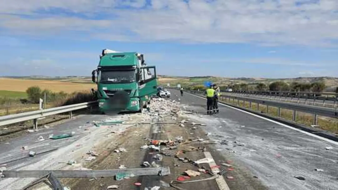 colisi&oacute;n de dos camiones  (5)