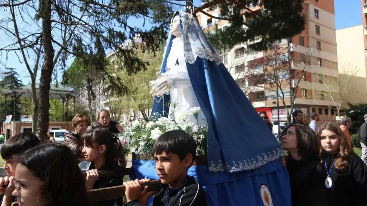   El Sagrado Coraz&oacute;n de Jes&uacute;s de Zamora celebra su propia procesi&oacute;n de Semana Santa_9