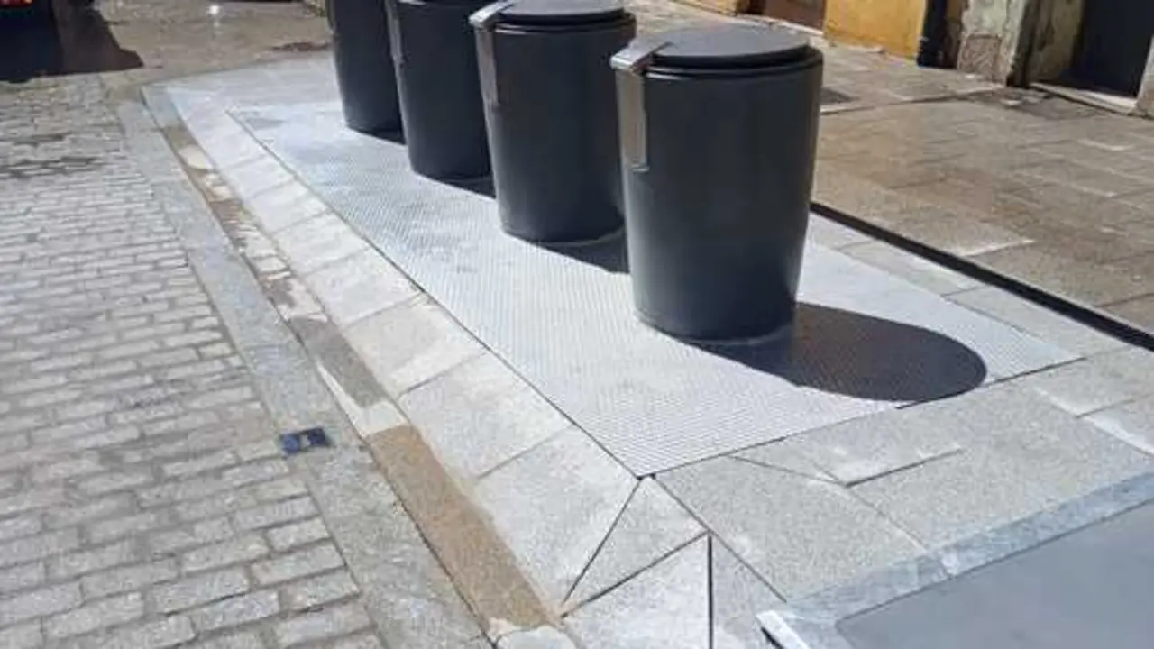 Contenedores soterrados en la Cuesta del Pi&ntilde;edo