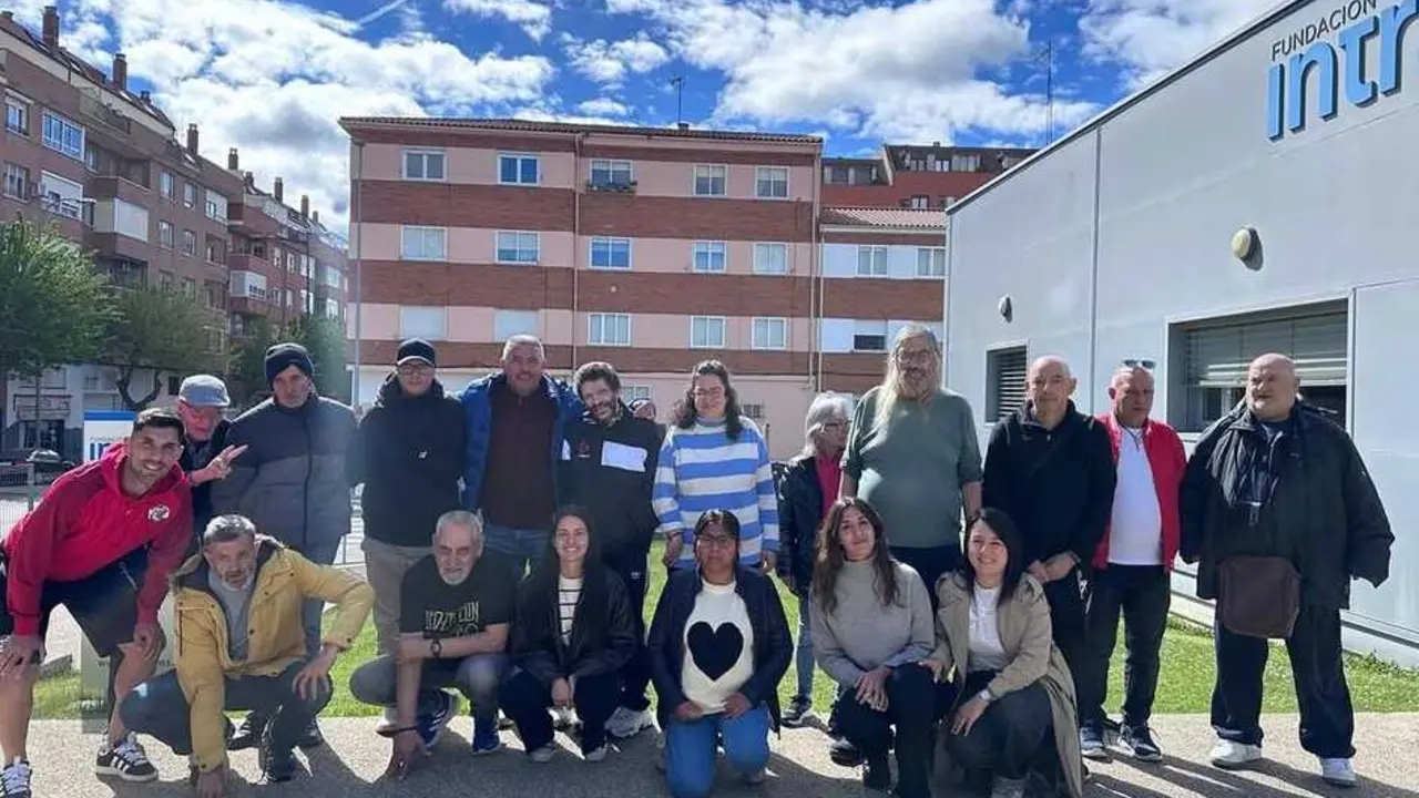 Jugadores de Zamora CF visitan Fundaci&oacute;n INTRAS