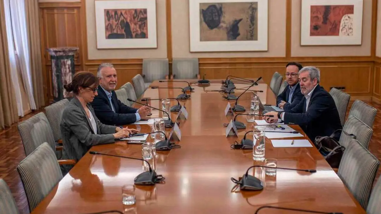 La ministra de Sanidad, M&oacute;nica Garc&iacute;a y el ministro de Pol&iacute;tica Territorial, &Aacute;ngel Victor Torres, durante la reuni&oacute;n de coordinaci&oacute;n con el Gobierno de Canarias