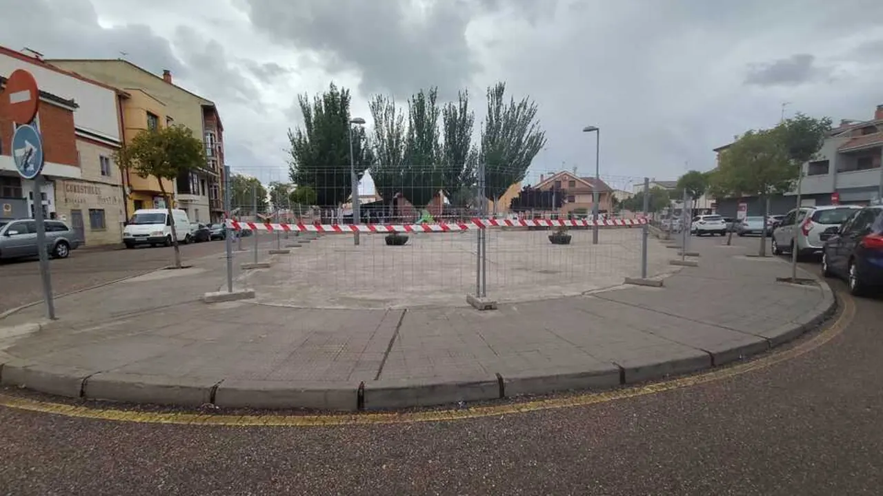 Vallado de la Plaza de Pinilla antes del inicio de las obras