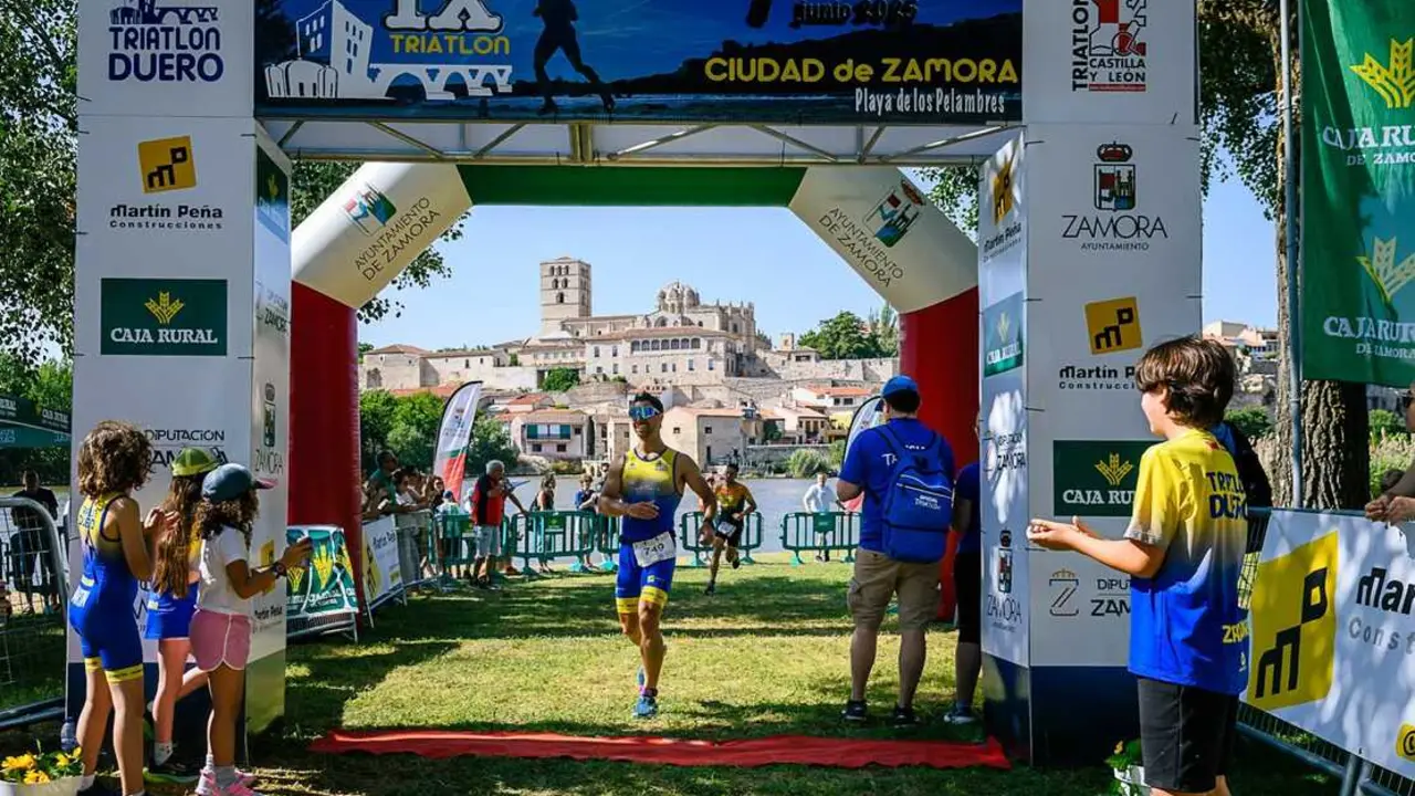 TriZamora2025-626