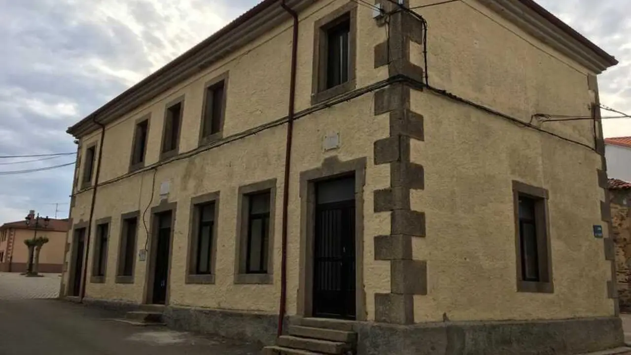 Antiguas escuelas de Rabanales actual vivienda social