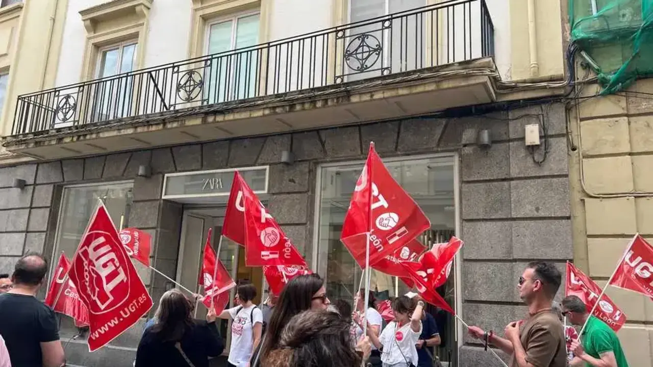 Concentraci&oacute;n del pasado 23 de abril a las puertas de Zara