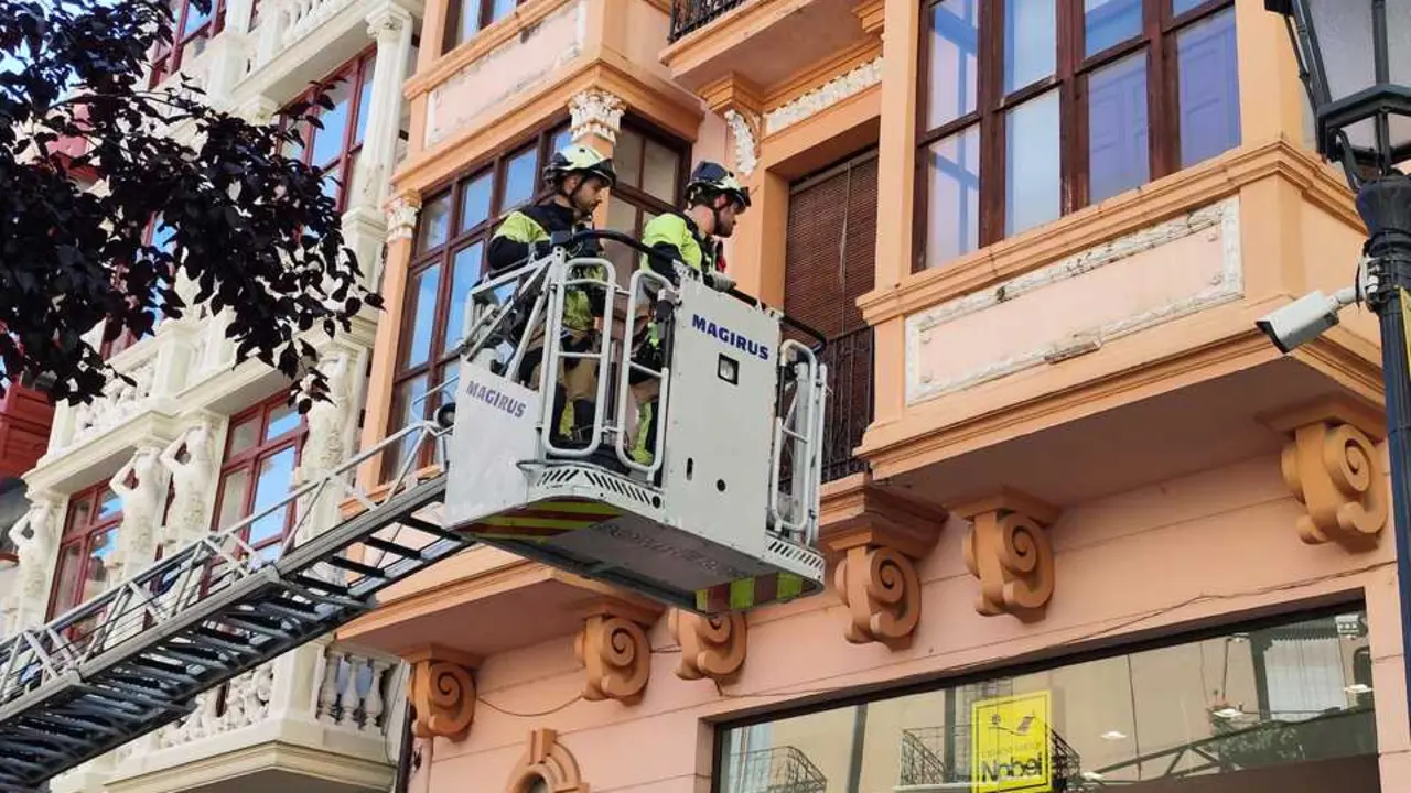 Bomberos actuan de urgencia  en el centro de zamora