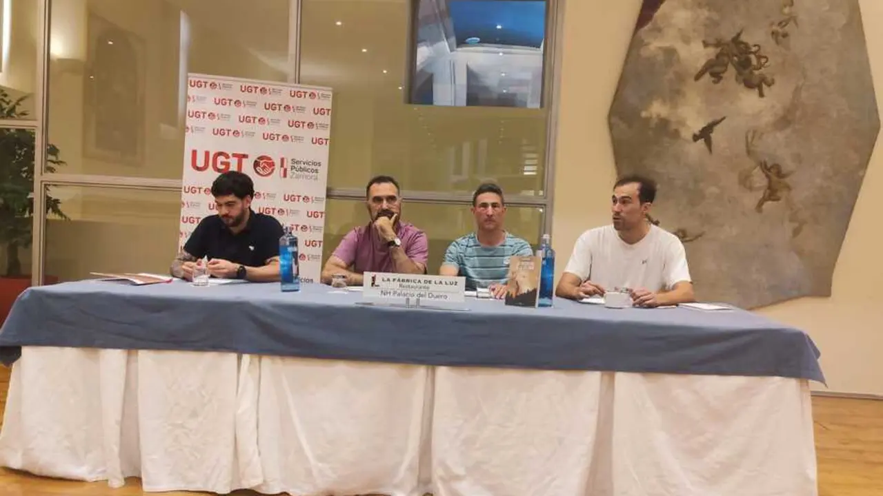 Charla coloquio en el NH de Zamora con los agentes forestales