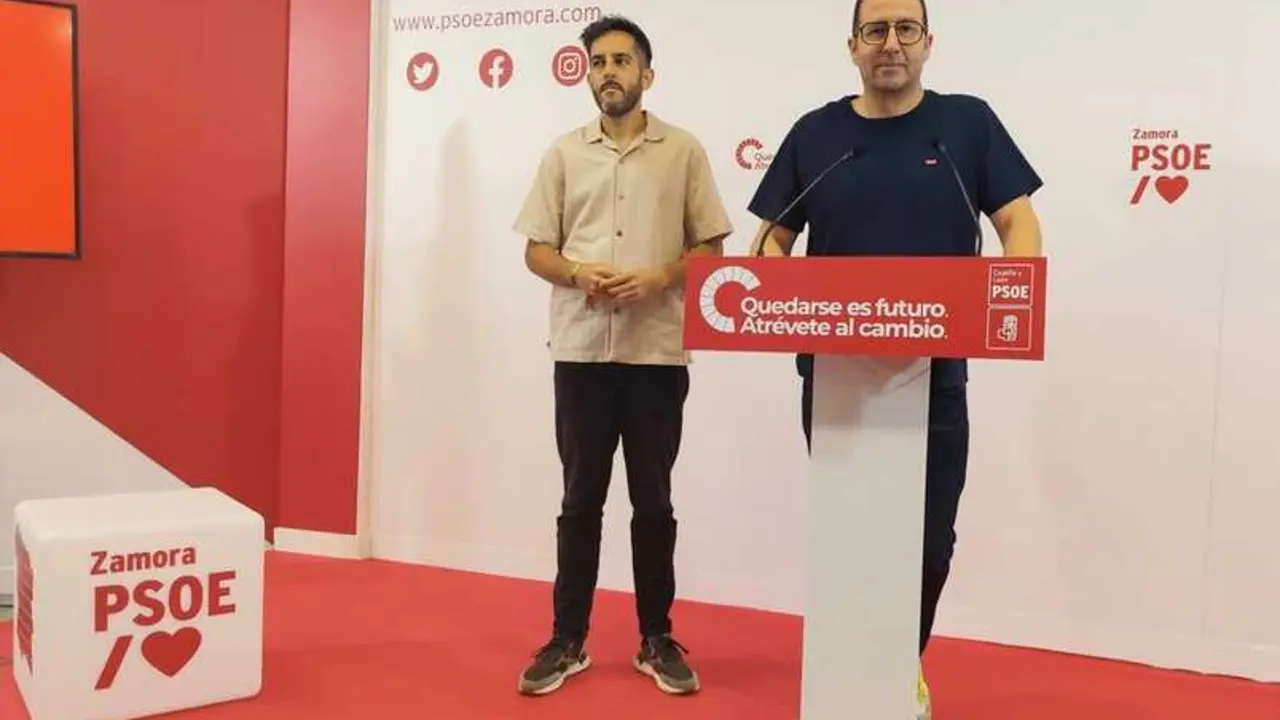  Los procuradores del PSOE por Zamora I&ntilde;aki G&oacute;mez y Javier Garc&iacute;a