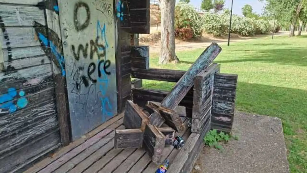 Estado de abandono de los Tres Arboles en Zamora(2)