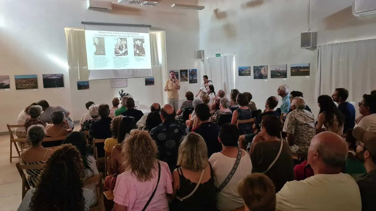 Charla de V&iacute;ctor Iturde en Barcial del Barco