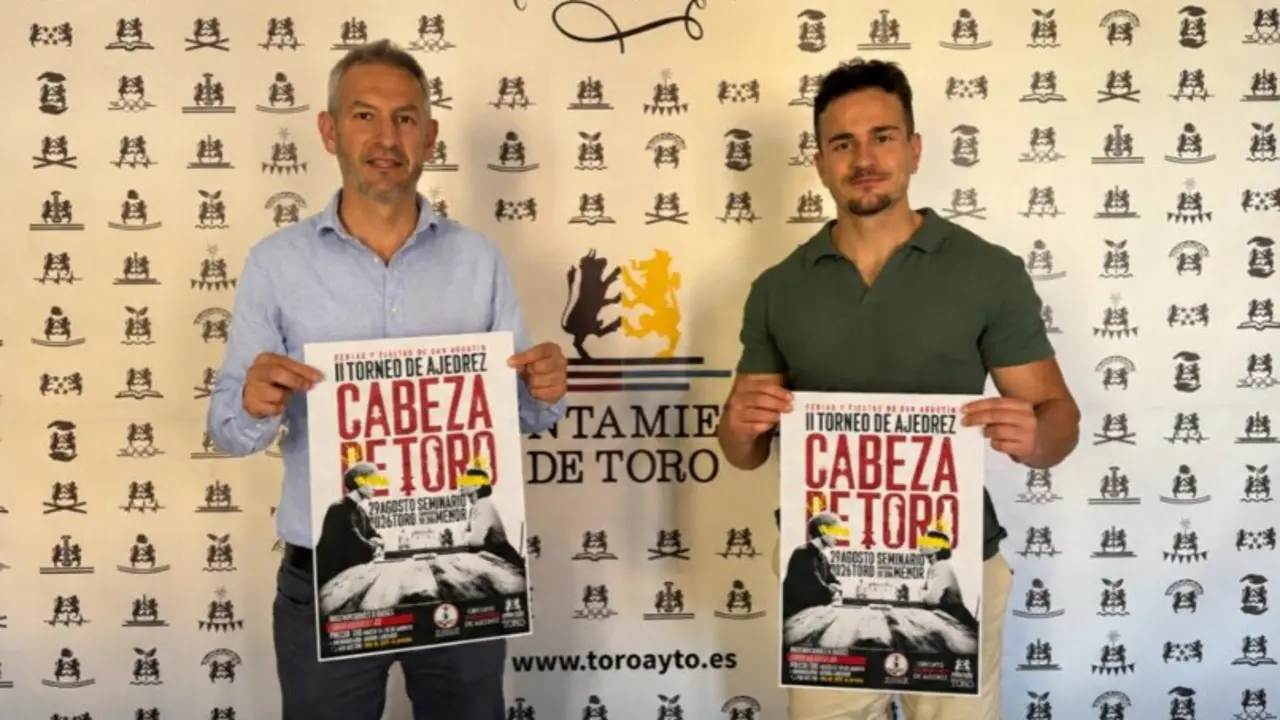 presentaci&oacute;n torneo de ajedrez de Toro
