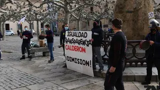 Concentración de bomberos frente a la Diputación. Foto de archivo