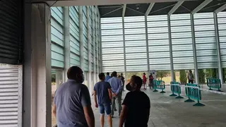 Colas en Ifeza para vacunarse. Foto Marcos Vicente