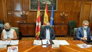 El secretario de Estado de Medio Ambiente junto a la presidenta de la CHD y el delegado del Gobierno en la Subdelegación de Zamora
