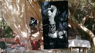 Fotografía de Sara en la exposición "Soy quien quiero ser" en Sta Caleta de Ibiza