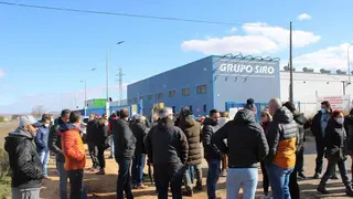 Imagen de archivo de la concentración de empleados de Siro ante la fábrica de Toro