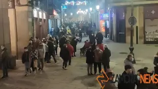 Gente por la zona centro de Zamora