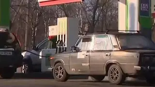 Ucranianos hacen cola en las gasolineras. Foto RTVE