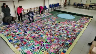 Mural de ganchillo de las Águedas de San José Obrero. Fotografía: CEDIDA