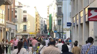 Santa Clara llena de gente este domingo de San Pedro. Foto Marcos Vicente