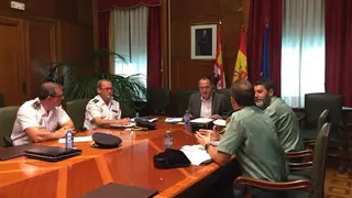 Reunión entre la Subdelegación de Zamora y el comisario provincial de la Policía Nacional, el teniente coronel y jefe de la Comandancia de la Guardia Civil y con los responsables de las divisiones de ambos cuerpos especializadas en delitos informáticos