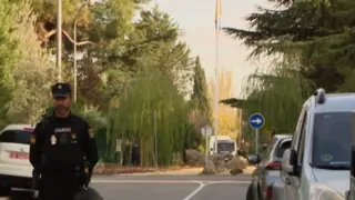 Policía Nacional en el entorno de la embajada de Ucrania en Madrid
