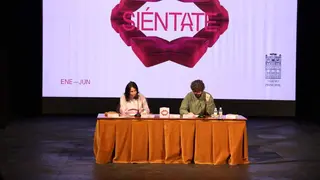 Presentación primera temporada del 2023 del Teatro Principal de Zamora. La Concejala de Cultura del Ayuntamiento, María Eugenia Cabezas, y el director del teatro, José María Esbec