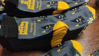 Los nuevos calcetines 'semanasanteros' de Santiago Textil