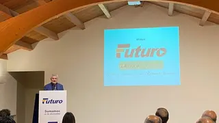 Javier Benavente presentando FUTURO