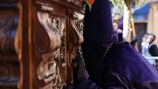 La Vera Cruz desfila en un soleado Jueves Santo_26