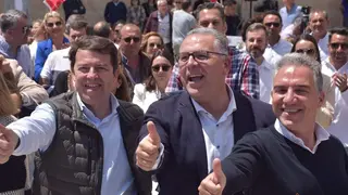Mañueco, Prada y Bendodo al término del acto