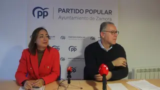 Los concejales del grupo municipal del Partido Popular en el Ayuntamiento de Zamora, Jesús María Prada y María Teresa Gago