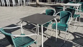 Terraza de un bar en la Plaza Mayor de Zamora. IMagen de archivo