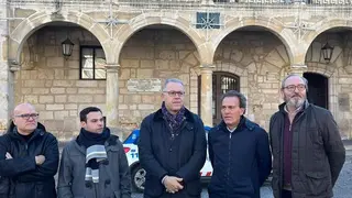 La partidos de la oposición en contra de la protección del museo de Baltasar Lobo en el cuartel