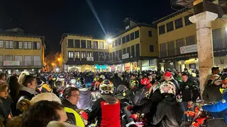 desfile de antorchas. Motauros