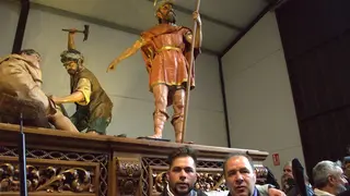 Miguel Durán padre e hijo con el paso de La Crucifixión