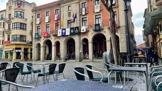 Lluvia en la Plaza Mayor de Zamora