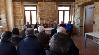 Reunión en Palacios de Sanabria entre la delegada territorial y los alcaldes de la ZBS