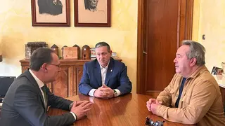 El subdelegado del Gobierno en Zamora, Ángel Blanco, el alcalde de la capital, Francisco Guarido, y el presidente de la Diputación Provincial, Javier Faúndez