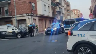 policía barrio bloque