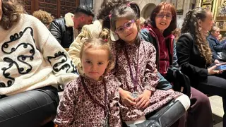 Imposici&oacute;n de medallas a los nuevos hermanos y damas de Jes&uacute;s Nazareno vulgo Congregaci&oacute;n _38