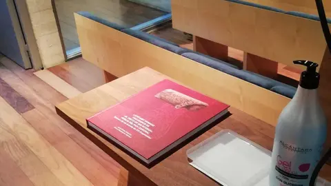 Uno de los volúmenes publicados por el Instituto