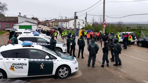 La Guardia Civil durante una batida en FIgueruela de Arriba.