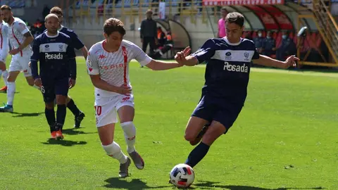 Julián Luque en uno de los encuentros de la Cultural Leonesa