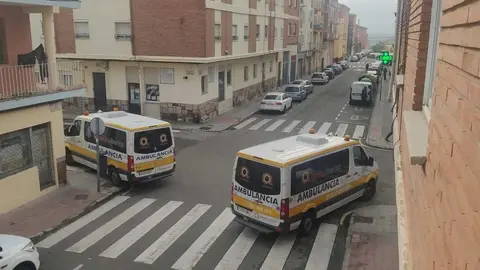 Ambulancias en el barrio de Los Bloques
